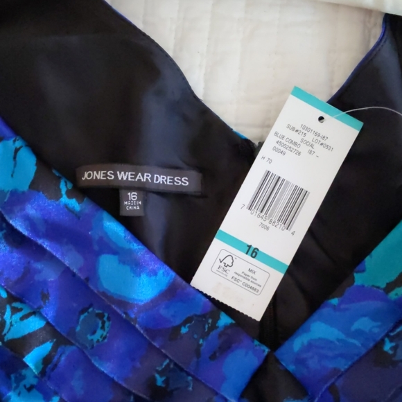 Black & Blue Flowered Dress (NWT) - Picture 5 of 6